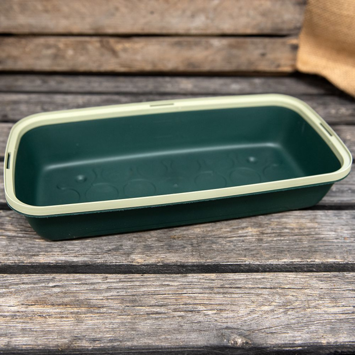 Plantebakke M, Solid plantebakke med fordybninger i bunden, som passer til 18 kokosbriketter.