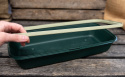 Plantebakke M, Solid plantebakke med fordybninger i bunden, som passer til 18 kokosbriketter.