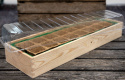 Minidrivhus træ, Miljøvenlige fiber-såbakker med 16 celler á 6 cm medfølger.